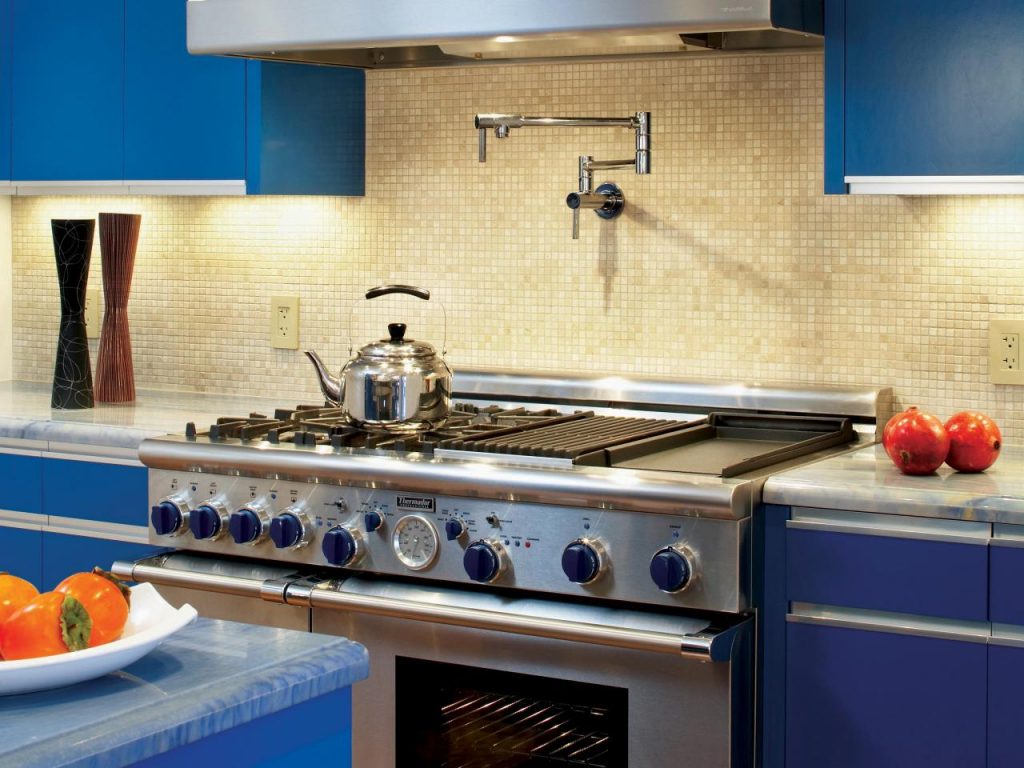 Кухня с газовой плитой фото дизайн